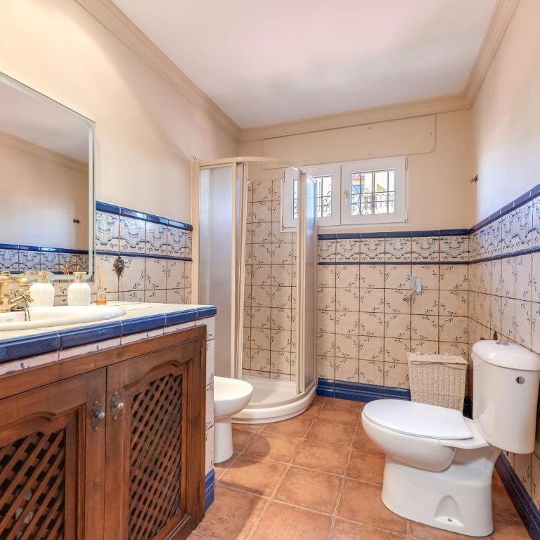 Classic 5 BDRM Andalucian Villa w Pool & Sea View - Villa with Private Pool - 28