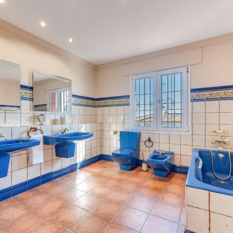 Classic 5 BDRM Andalucian Villa w Pool & Sea View - Villa with Private Pool - 23