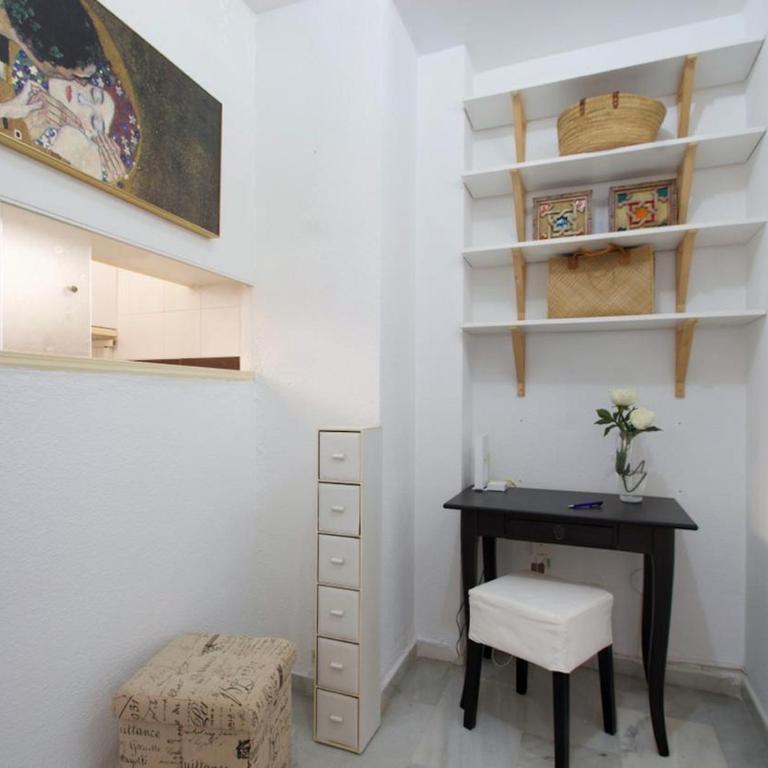 Centrally located south facing apartment with pool - Apartamento de 1 dormitorio - 3