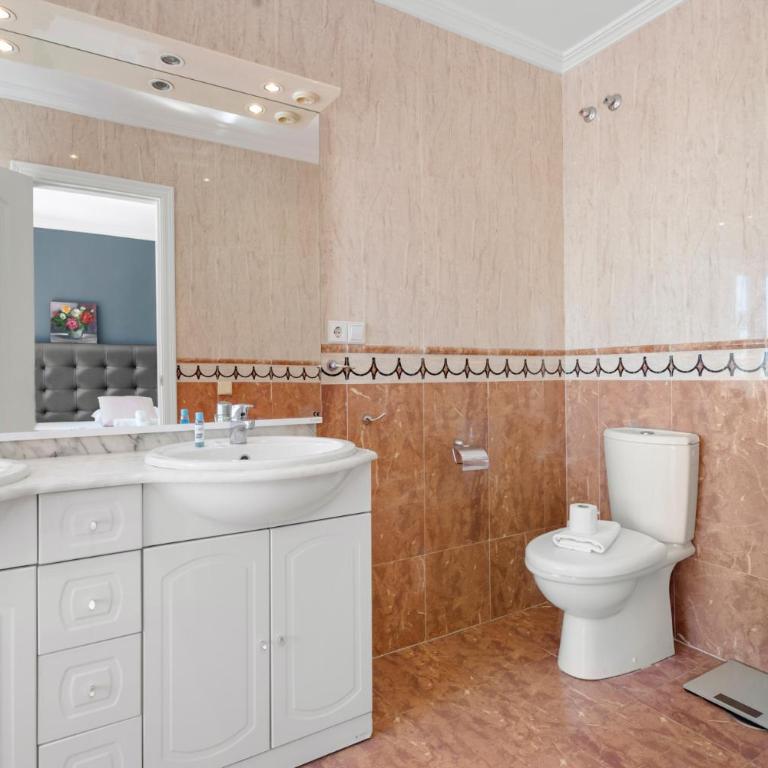 Sunny flat with pool by Costarentals - Ref 52 - Apartamento de 2 dormitorios - 24