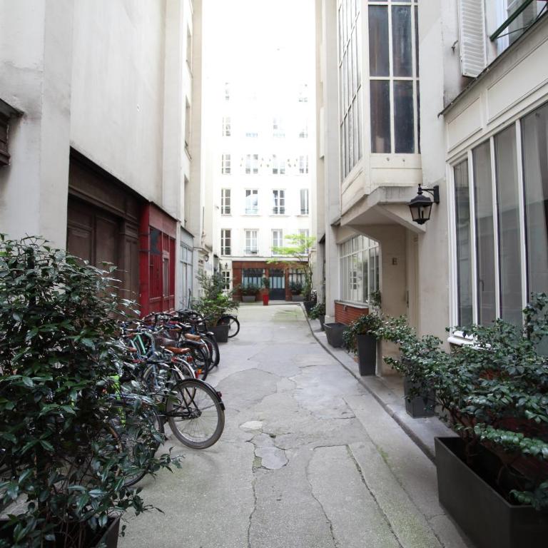 Stay in the Heart of Paris - One-Bedroom Apartment - 15