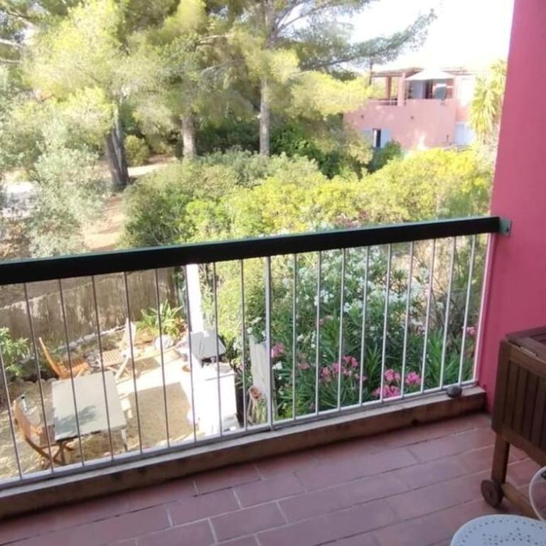 Coquet appartement avec piscine à 200m de la plage - Familienstudio - 17