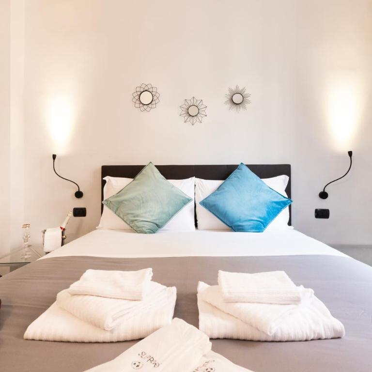 Cloud 9 Hotel - Camera Matrimoniale con Bagno Privato - 5