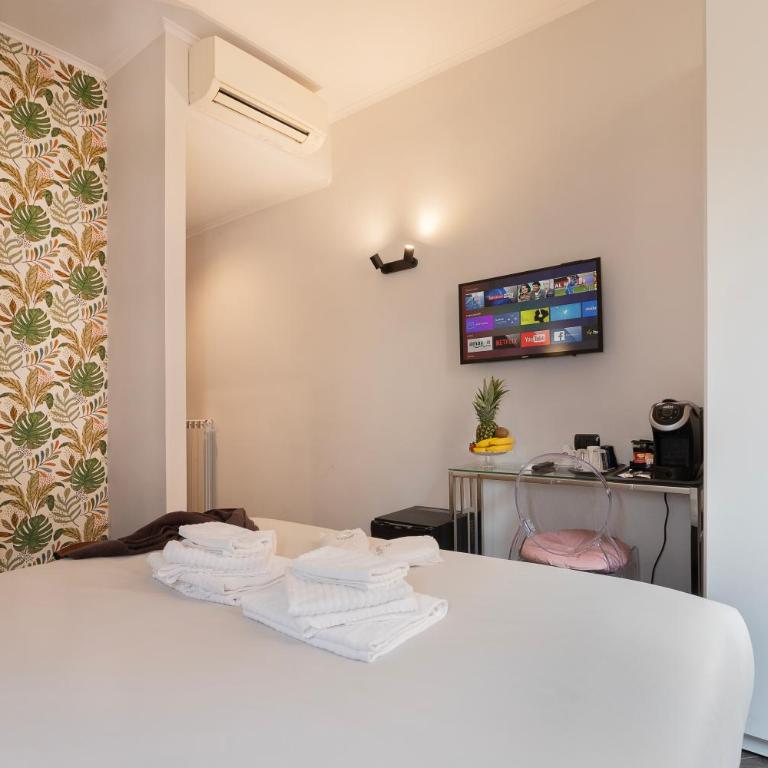 Cloud 9 Hotel - Camera Matrimoniale con Bagno Privato - 9