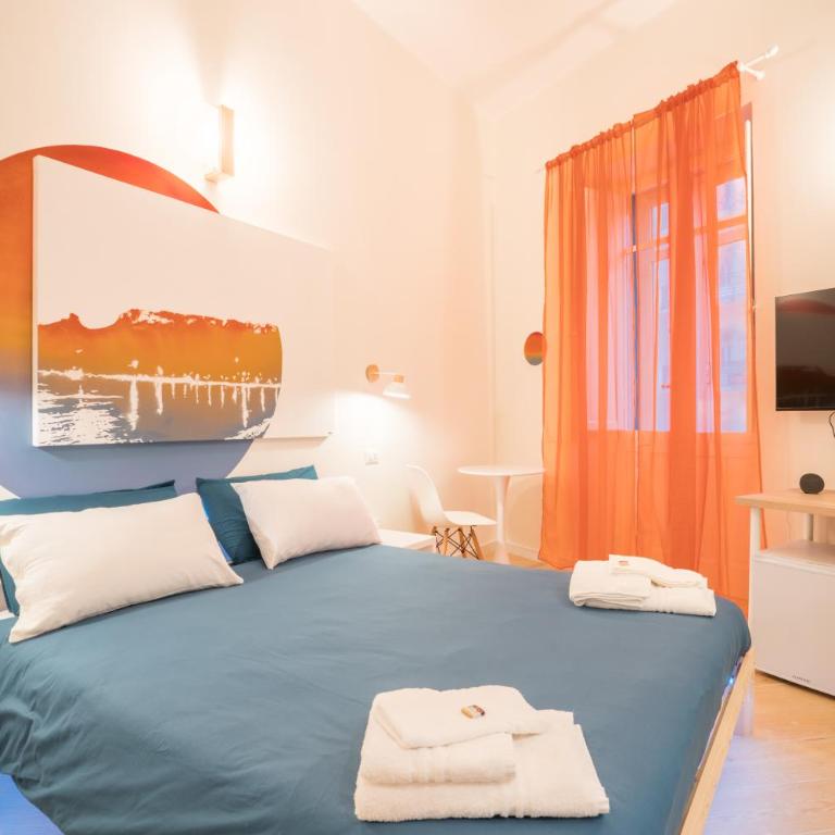 Sunscape Rooms Cagliari City Center - Camera Matrimoniale con Balcone - 2