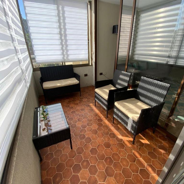 Amplio departamento inmejorable ubicacion - Three-Bedroom Apartment with Balcony - 11