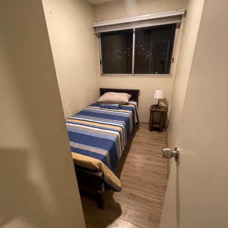Amplio departamento inmejorable ubicacion - Three-Bedroom Apartment with Balcony - 12