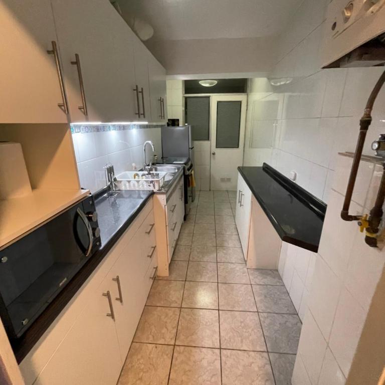 Amplio departamento inmejorable ubicacion - Three-Bedroom Apartment with Balcony - 13