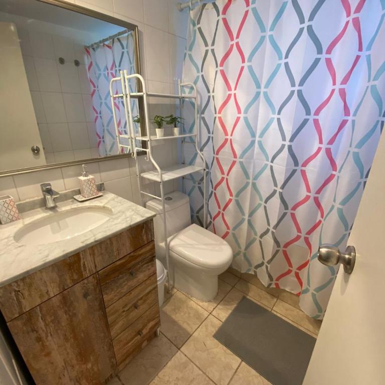 Amplio departamento inmejorable ubicacion - Three-Bedroom Apartment with Balcony - 14