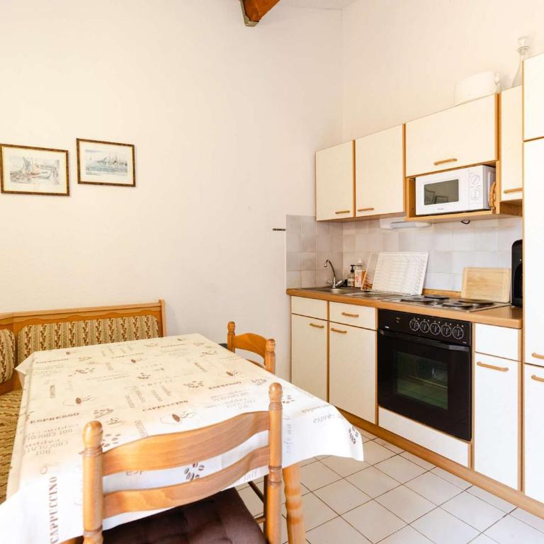 Pavillon pour 6, proche plage, avec terrasse, parking et animaux acceptés - FR-1-409-257 - Villa - 1