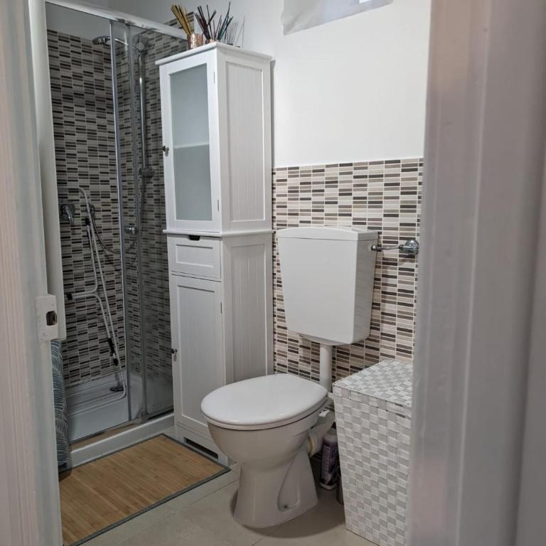 2 pièces , Centre ville , 100 mètres des plages. - Apartment mit 1 Schlafzimmer - 16