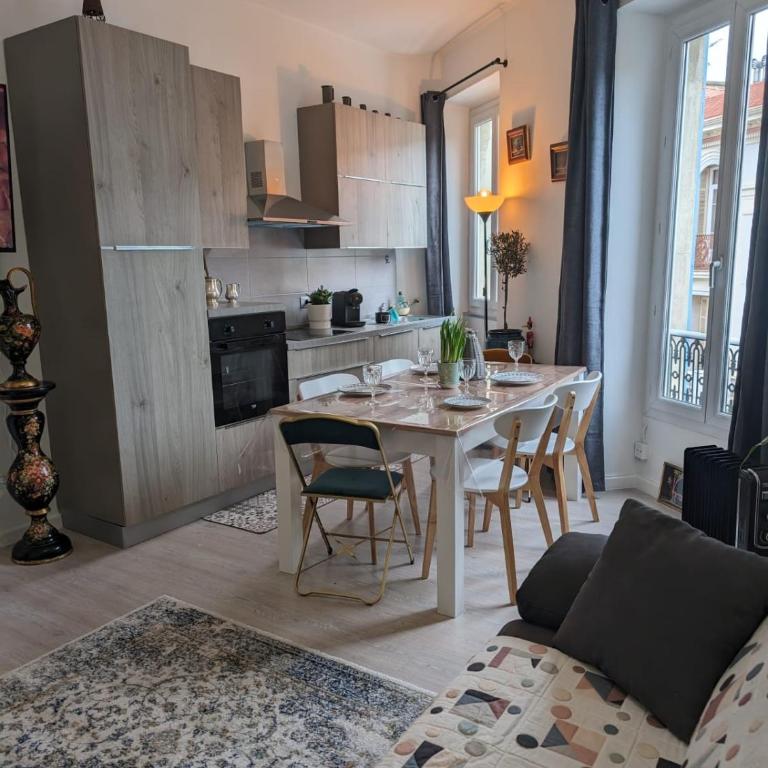 2 pièces , Centre ville , 100 mètres des plages. - Apartment mit 1 Schlafzimmer - 10