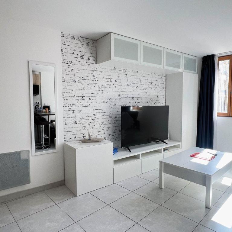 Domus Via Domitia - Studio - 9