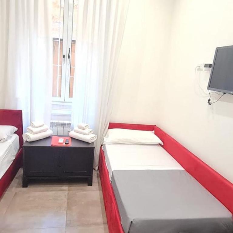 Bed&BikeRome GIULIO CESARE - Camera Doppia con Letti Singoli con Bagno Privato - 15