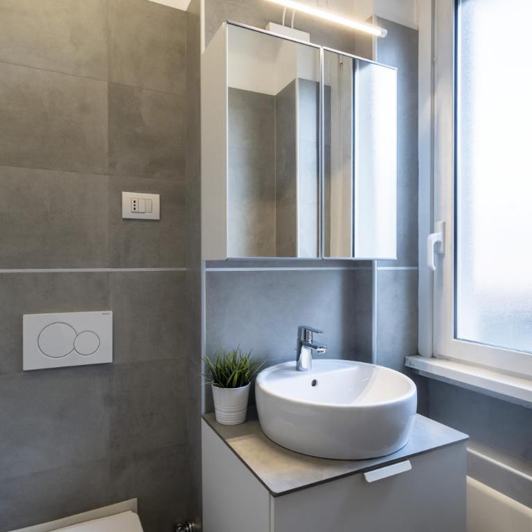 Andrea's Place Milan - Appartamento con 2 Camere da Letto - 11