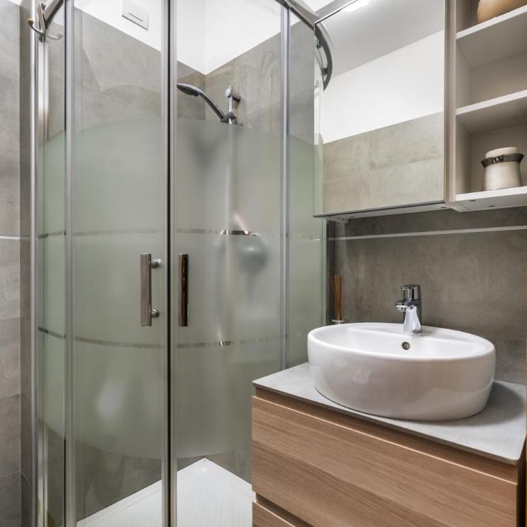 Andrea's Place Milan - Appartamento con 2 Camere da Letto - 14