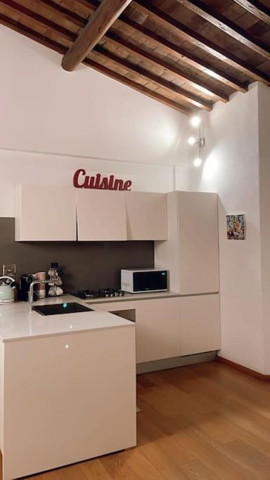 Romantic Apartment in Florence - One-Bedroom Apartment - 12