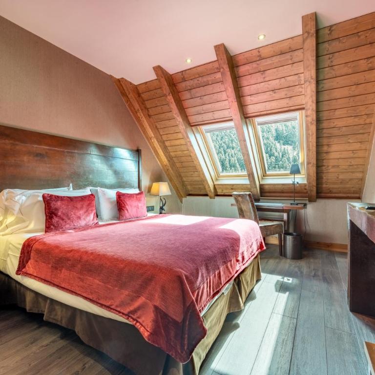 Hotel Val de Neu G.L. - Suite Real - 13