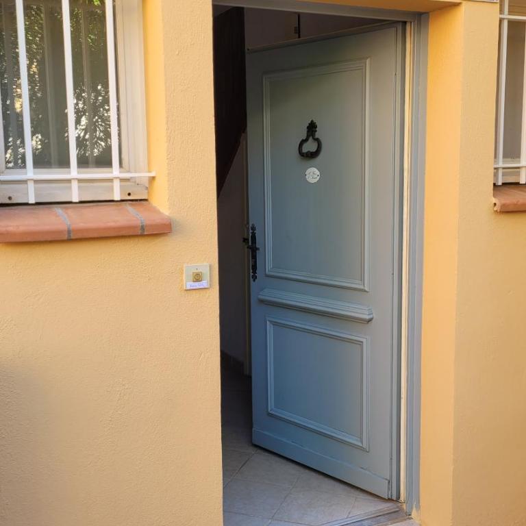 SEAVIEW house - 6-min WALK TO BEACH & RESTAURANTS - Pool - Private underground garage box - Garden - near Cannes - Maison 2 Chambres - 26