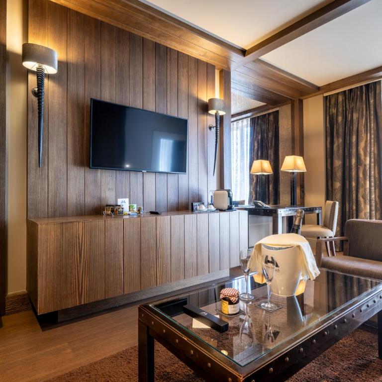 Hotel Val de Neu G.L. - Suite Neu (2 adultos + 2 niños) - 3