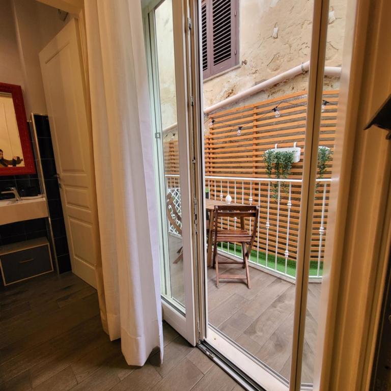 Atrium - Camera Matrimoniale con Balcone - 5