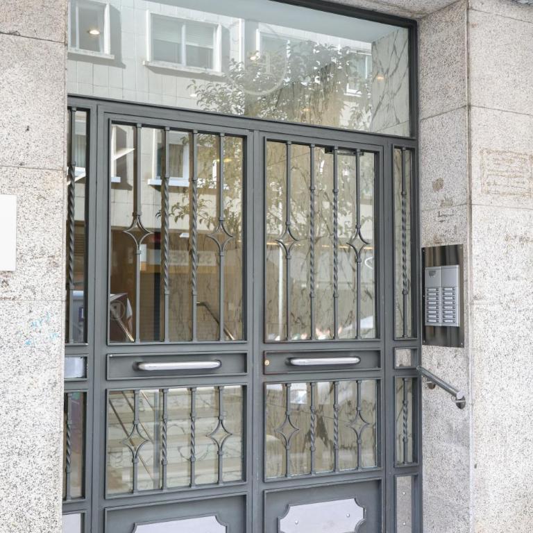 Céntrico exterior amplio 110 m. - Apartamento de 3 dormitorios - 45