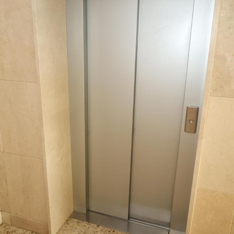 Céntrico exterior amplio 110 m. - Apartamento de 3 dormitorios - 47