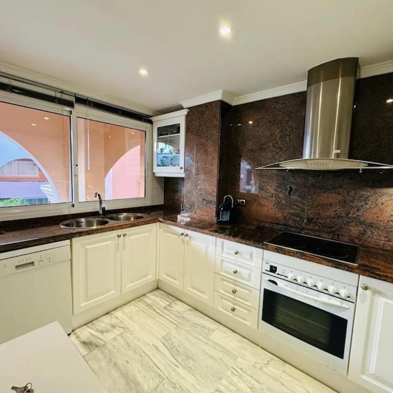 Magna Marbella 2 Bed apt with speacular sea views - Apartamento de 2 dormitorios - 10