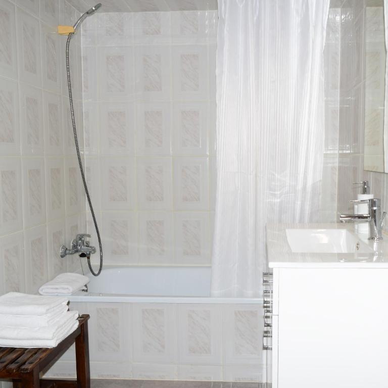 Luminoso apartamento que tiene amplia terraza, gran piscina y a 4 min de la playa - One-Bedroom Apartment - 9