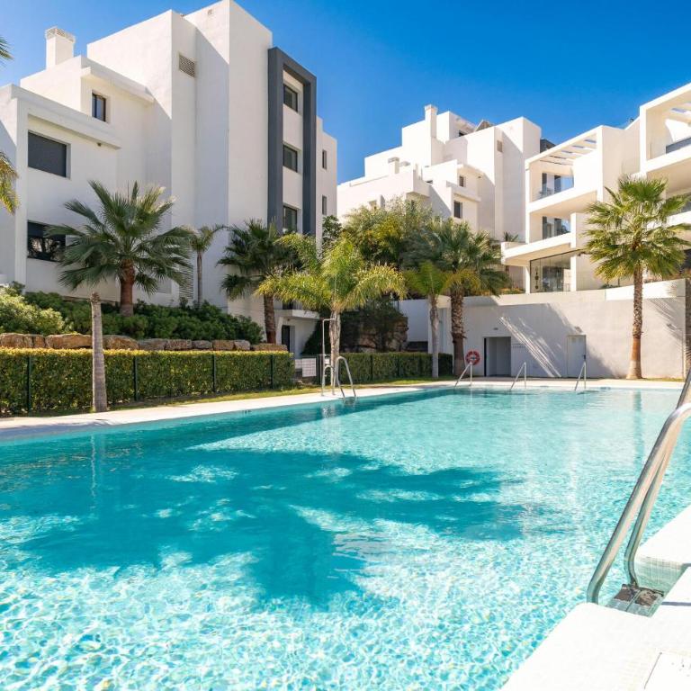Awesome Apartment In Estepona With Swimming Pool - Apartamento de 3 dormitorios - 1
