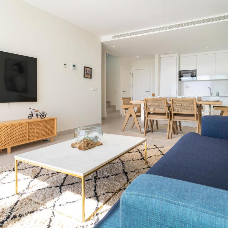 Awesome Apartment In Estepona With Swimming Pool - Apartamento de 3 dormitorios - 5