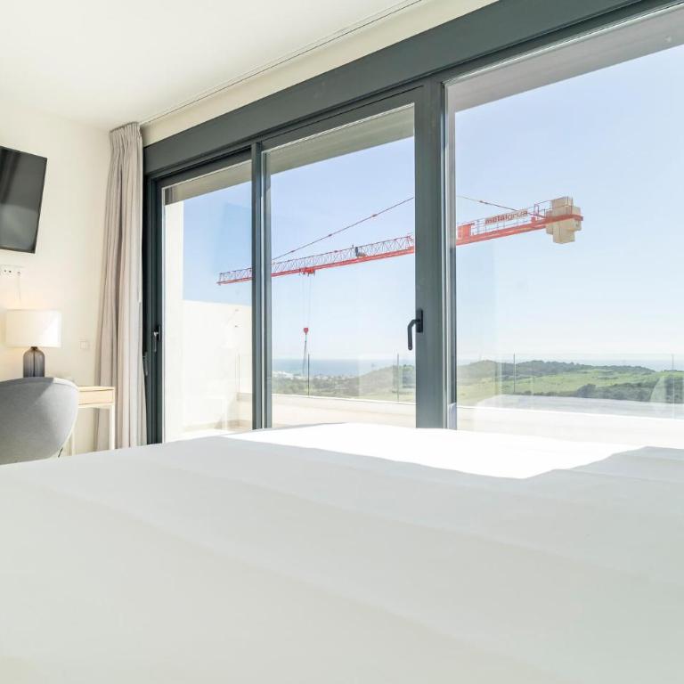 Awesome Apartment In Estepona With Swimming Pool - Apartamento de 3 dormitorios - 14