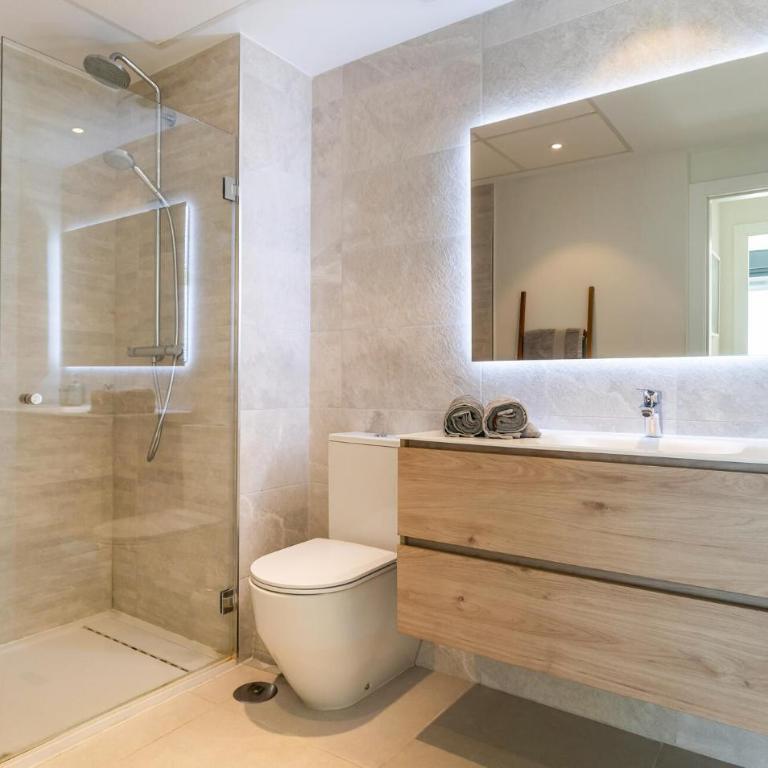 Awesome Apartment In Estepona With Swimming Pool - Apartamento de 3 dormitorios - 16
