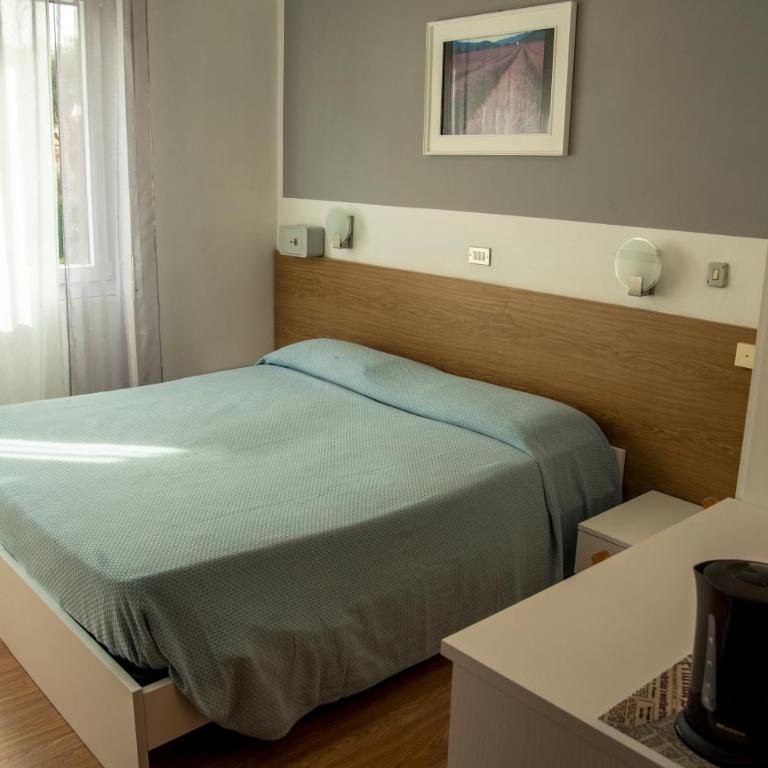 Albergo La Marinella - Camera Matrimoniale/Doppia con Letti Singoli - 5
