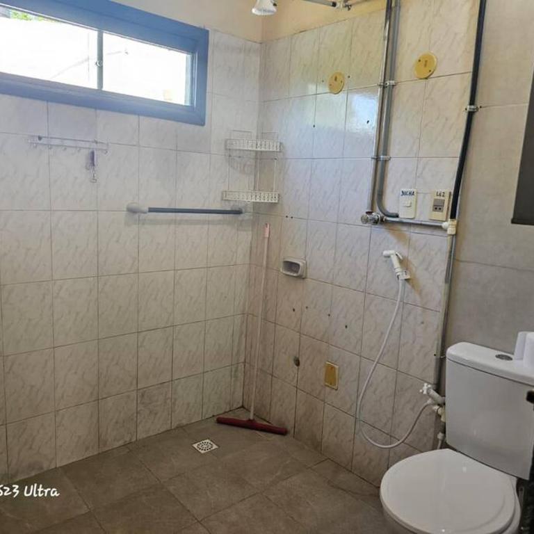 Espacios amplios con terraza y piscina spa - Three-Bedroom House - 7