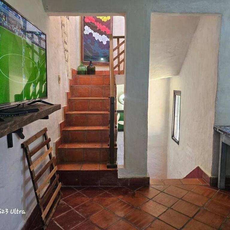 Espacios amplios con terraza y piscina spa - Three-Bedroom House - 17