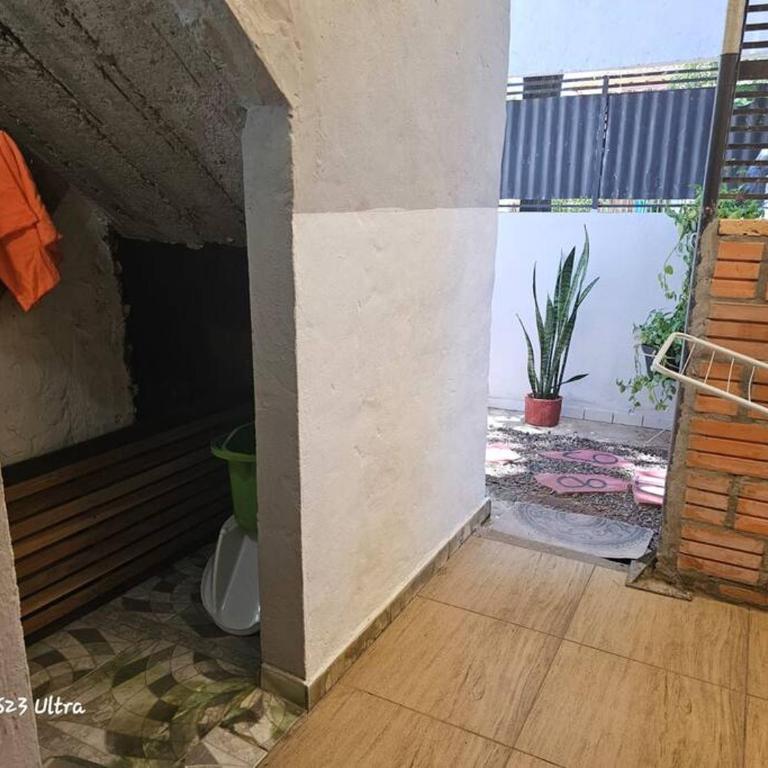 Espacios amplios con terraza y piscina spa - Three-Bedroom House - 24