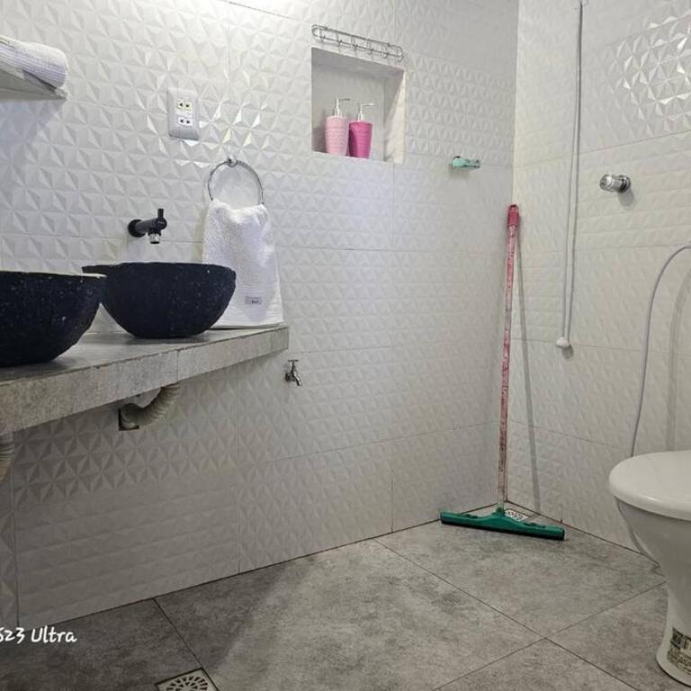 Espacios amplios con terraza y piscina spa - Three-Bedroom House - 36