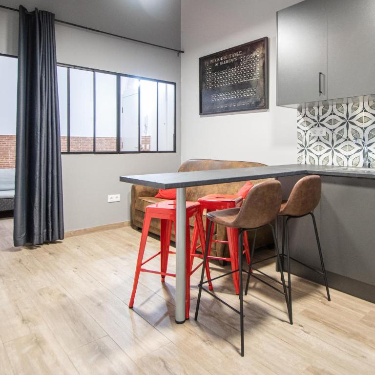 Caleta Beach - Apartamento con balcón - 9