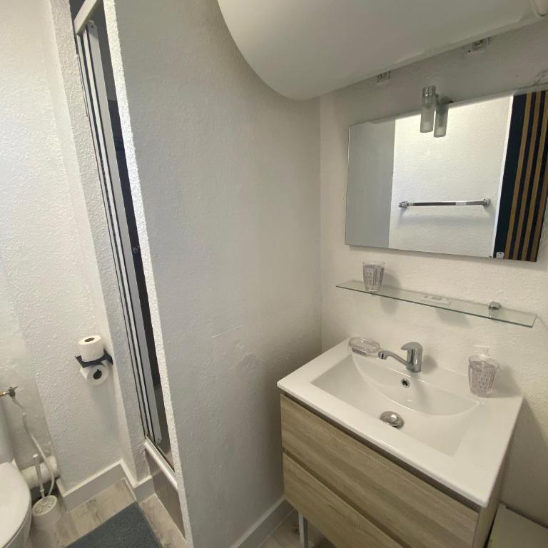 Studio Centre Port avec piscine résidence Port Richelieu - Studio avec Balcon - 9