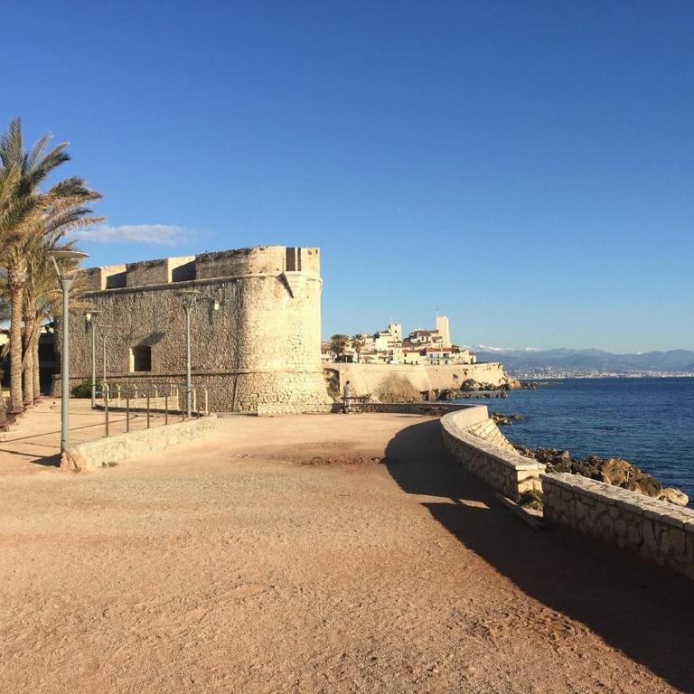 JUAN LES PINS, T2 Cosy et confortable, avec PARKING en sous-sol, proche plages et commerces - One-Bedroom Apartment - 22