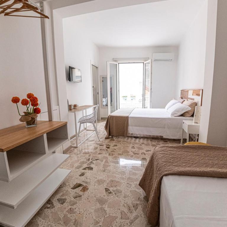 B&B - Le Tre Comari - Camera Tripla Comfort - 1