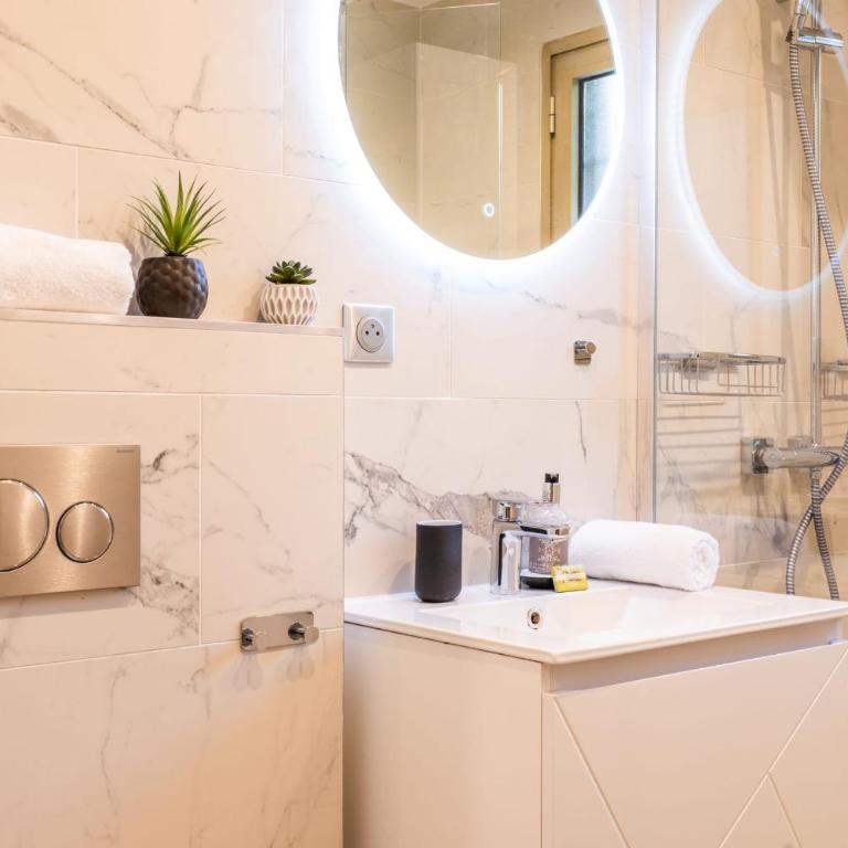 RARE ! Studio with terrace 5min walk to the Palais - Apartamento - 9