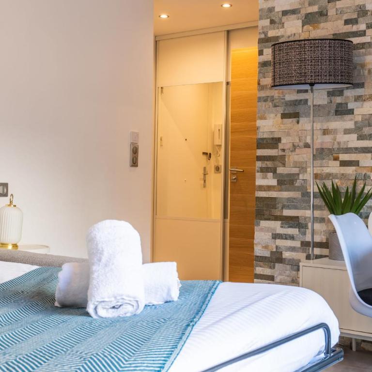 RARE ! Studio with terrace 5min walk to the Palais - Apartamento - 11