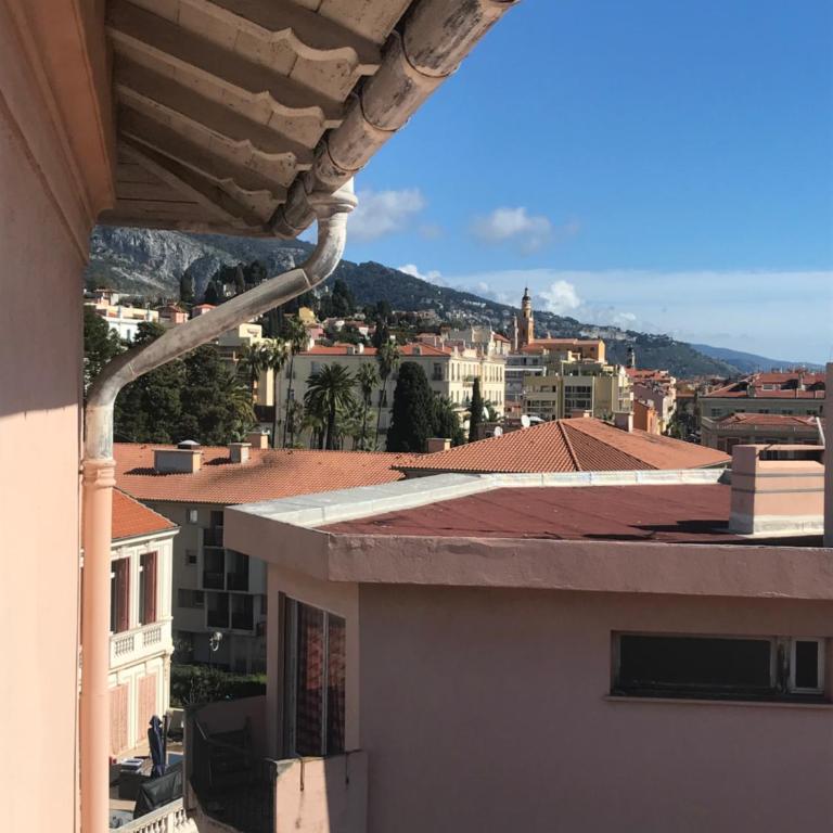 Lumineux studio sous les toits de Menton - Apartamento de 1 dormitorio - 2