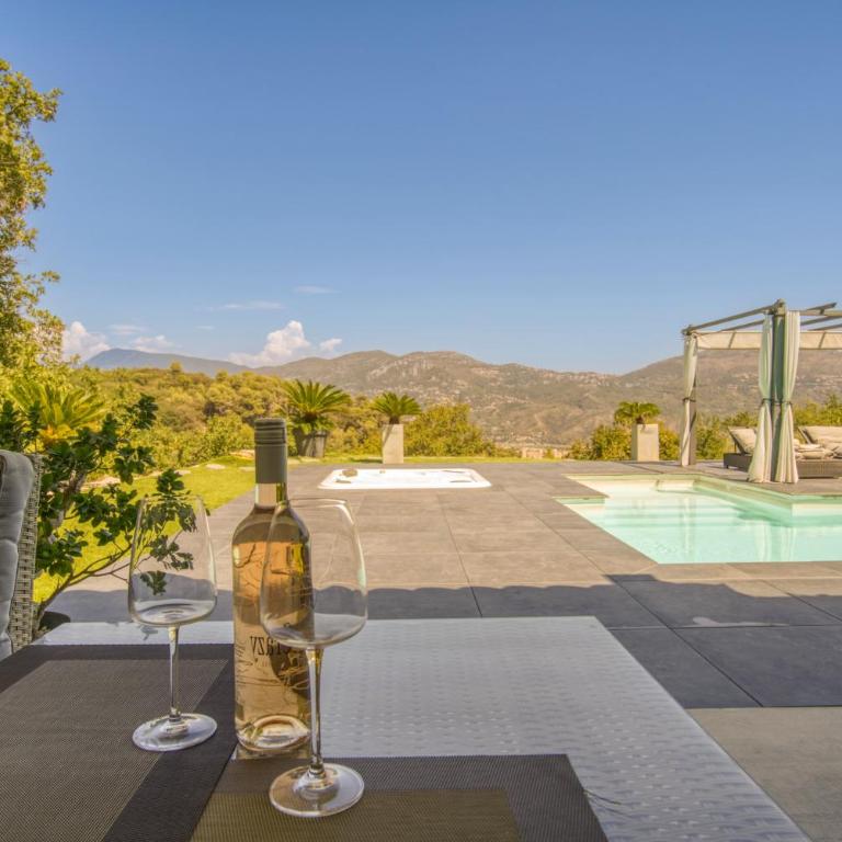 SUITE 20m2 DANS VILLA PISCINE JACUZZI - Chambre Double - Vue sur Piscine - 22