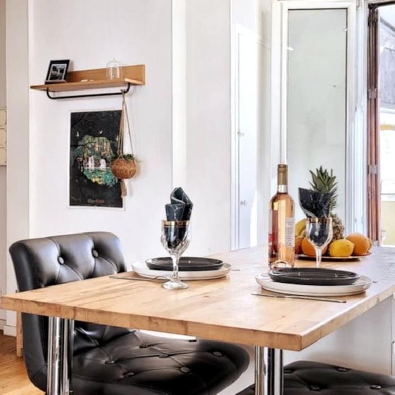 CENTRE VILLE-GRAND APPARTEMENT DE 50 M2 - COSY AVEC TERRASSE -Wifi - Appartement 1 Chambre - 8