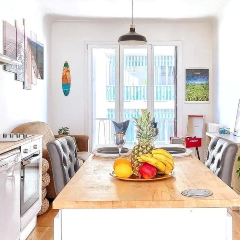 CENTRE VILLE-GRAND APPARTEMENT DE 50 M2 - COSY AVEC TERRASSE -Wifi - Appartement 1 Chambre - 17
