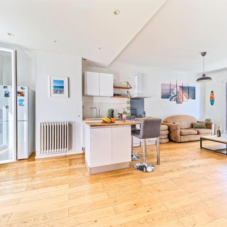 CENTRE VILLE-GRAND APPARTEMENT DE 50 M2 - COSY AVEC TERRASSE -Wifi - Appartement 1 Chambre - 24
