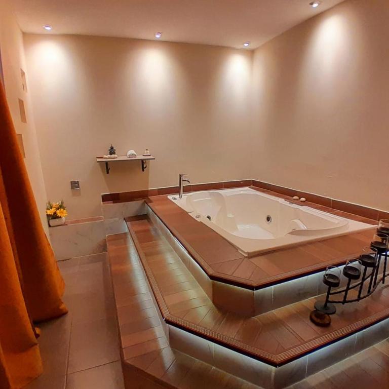 San Rafael Hotel - Suite Deluxe con cama extragrande - 14